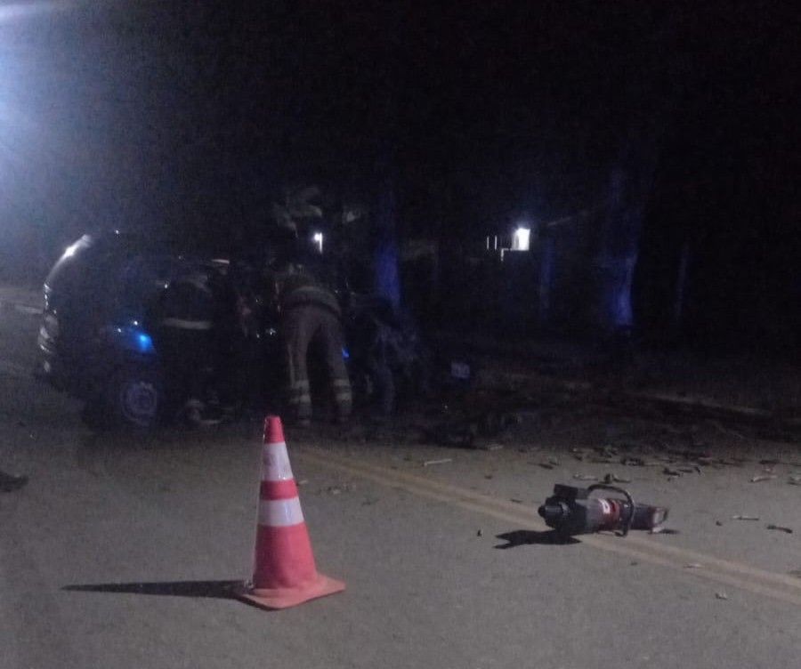 Idosa morre após batida de carro contra árvore na Zona Rural de Pingo D'água