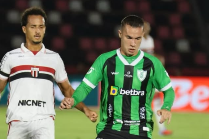 América sai na frente, mas leva virada para o Botafogo-SP e segue ‘calvário’ na Série B