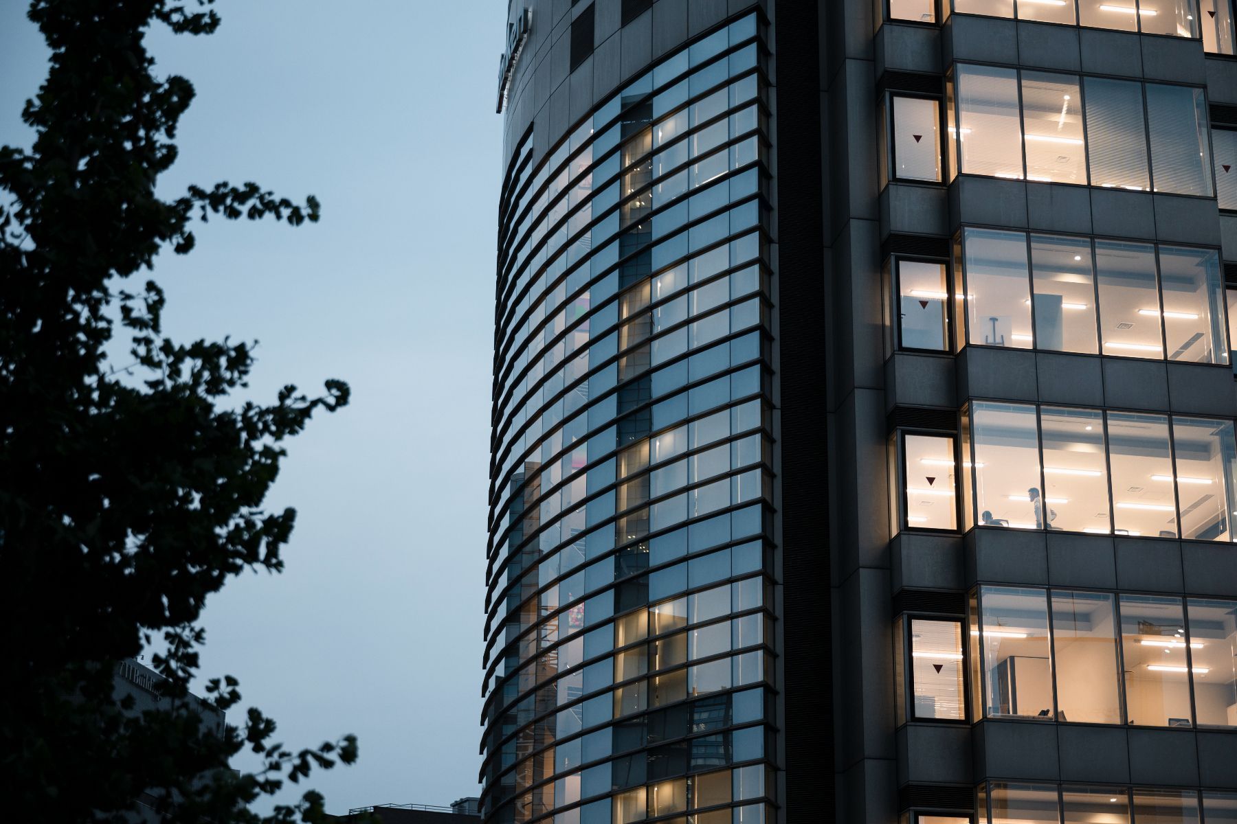 Mansões e apartamentos de luxo: os imóveis declarados ao TSE pelos candidatos ao governo de MG