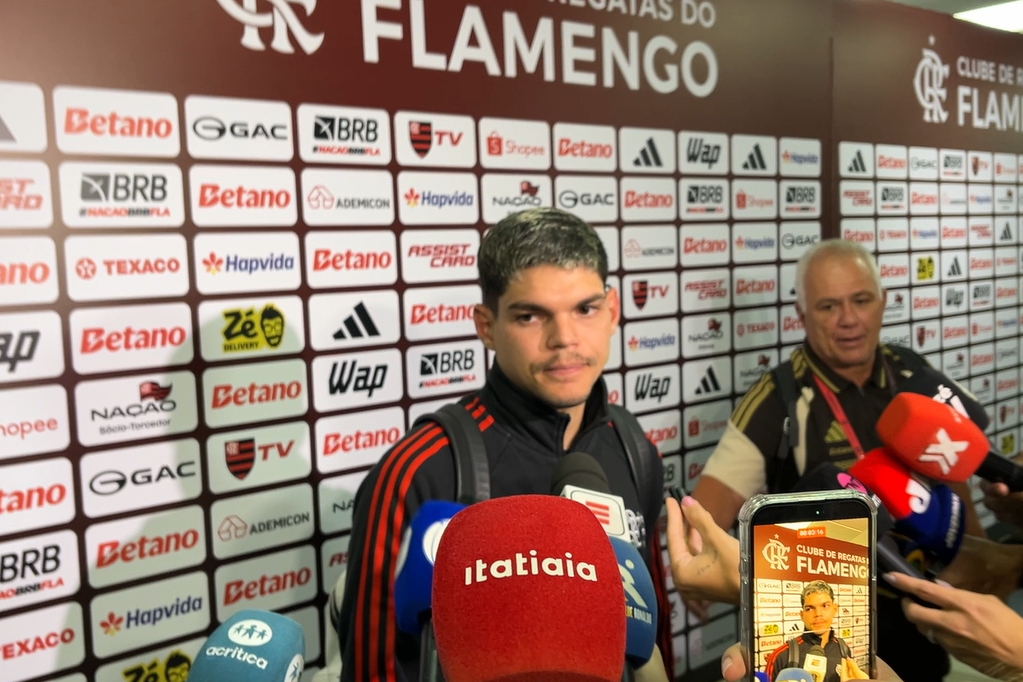 Flamengo: Ayrton Lucas reage às negociações frustradas com Luiz Henrique e Almada