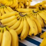 Nem na geladeira, nem na bancada: especialistas explicam como armazenar bananas corretamente