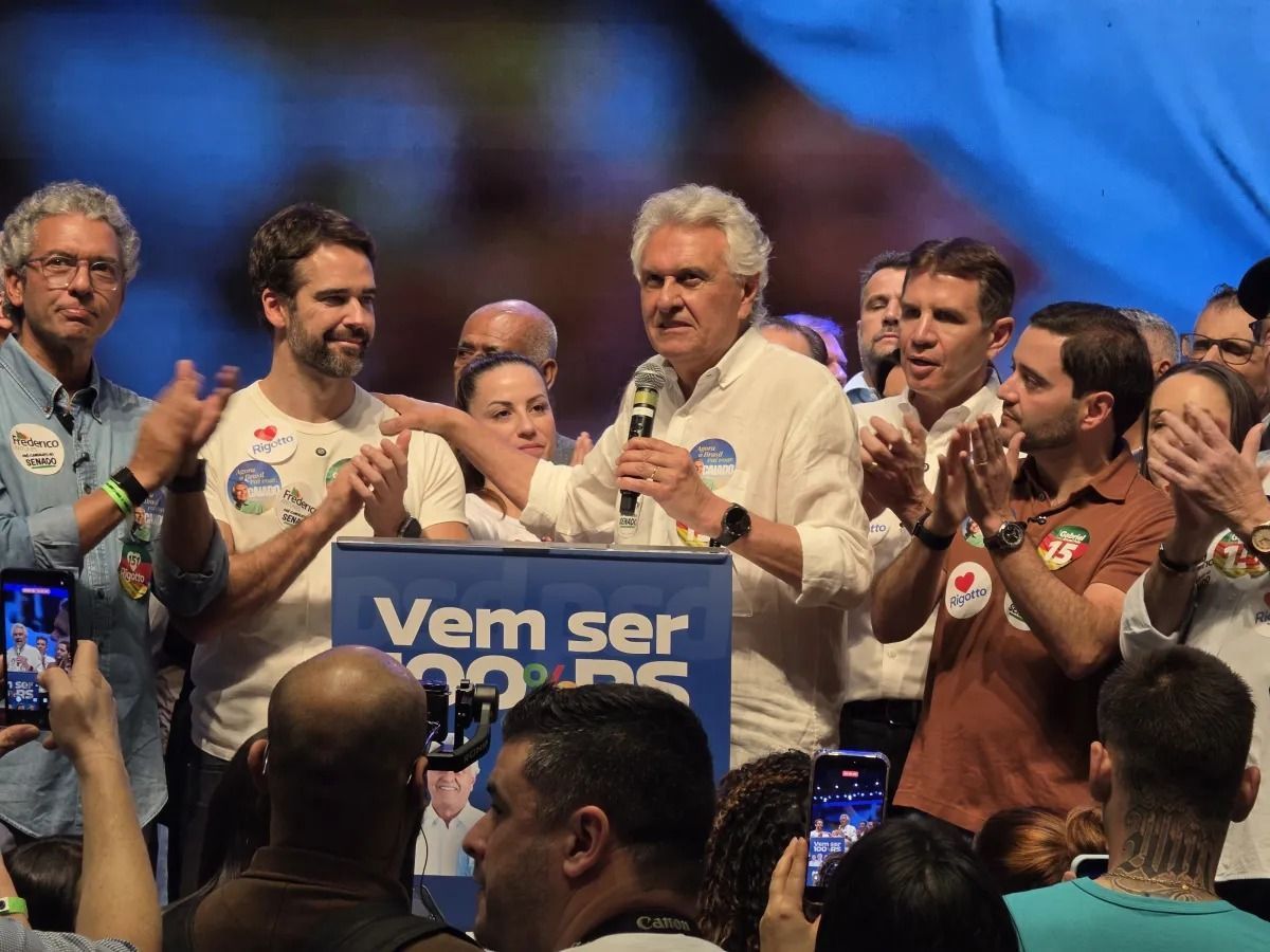 Em referência a Lula e Flávio, Caiado diz que Brasil está 'sequestrado pelos rejeitados'