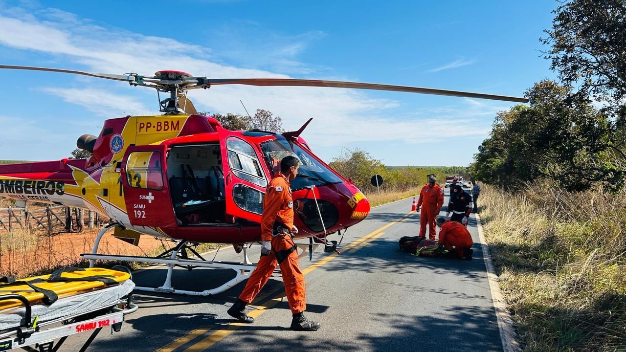 Uma colisão envolvendo três veículos deixa feridos em Coração de Jesus, no Norte de Minas