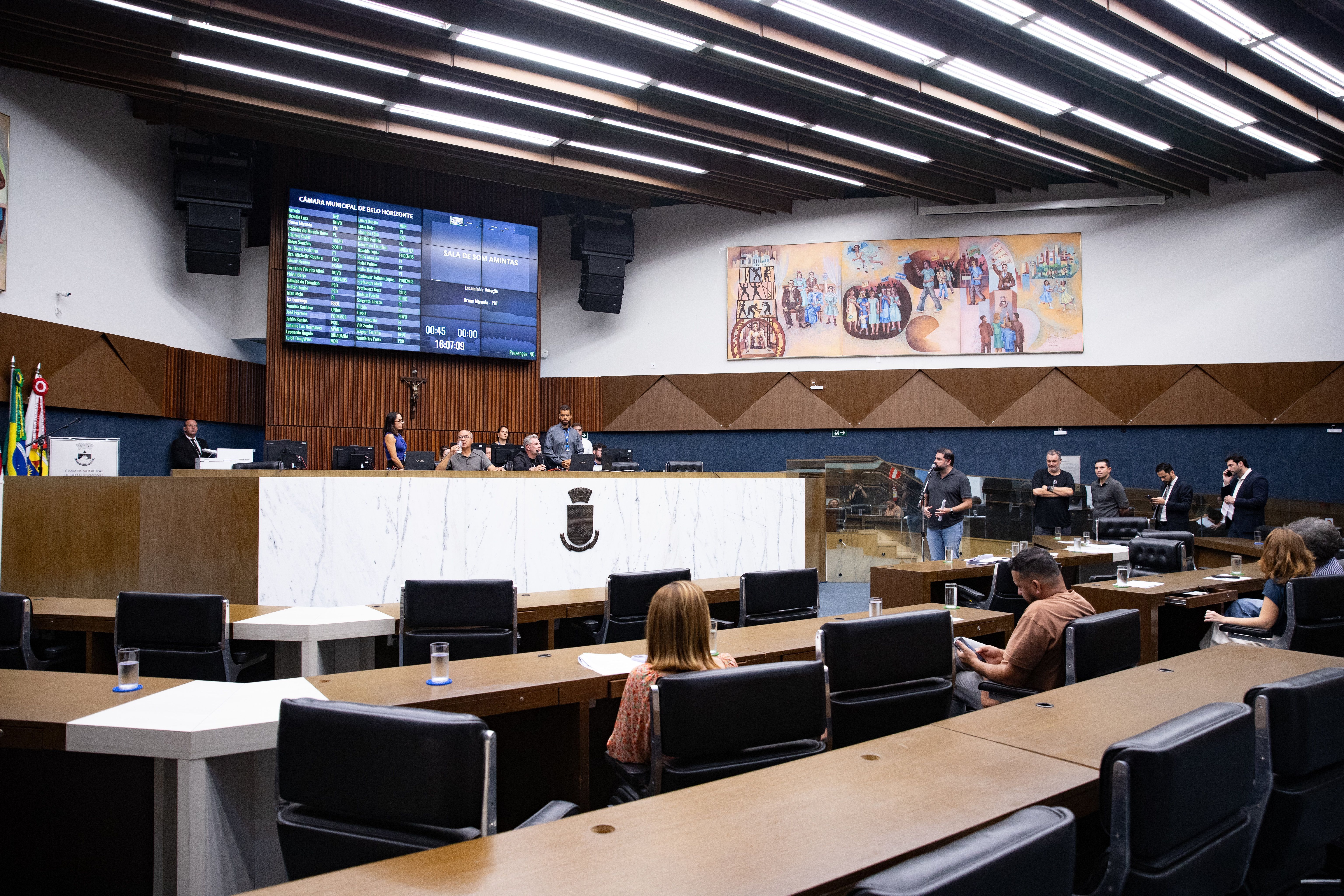 Câmara de BH aprova projeto que 'reorganiza' estrutura do Executivo