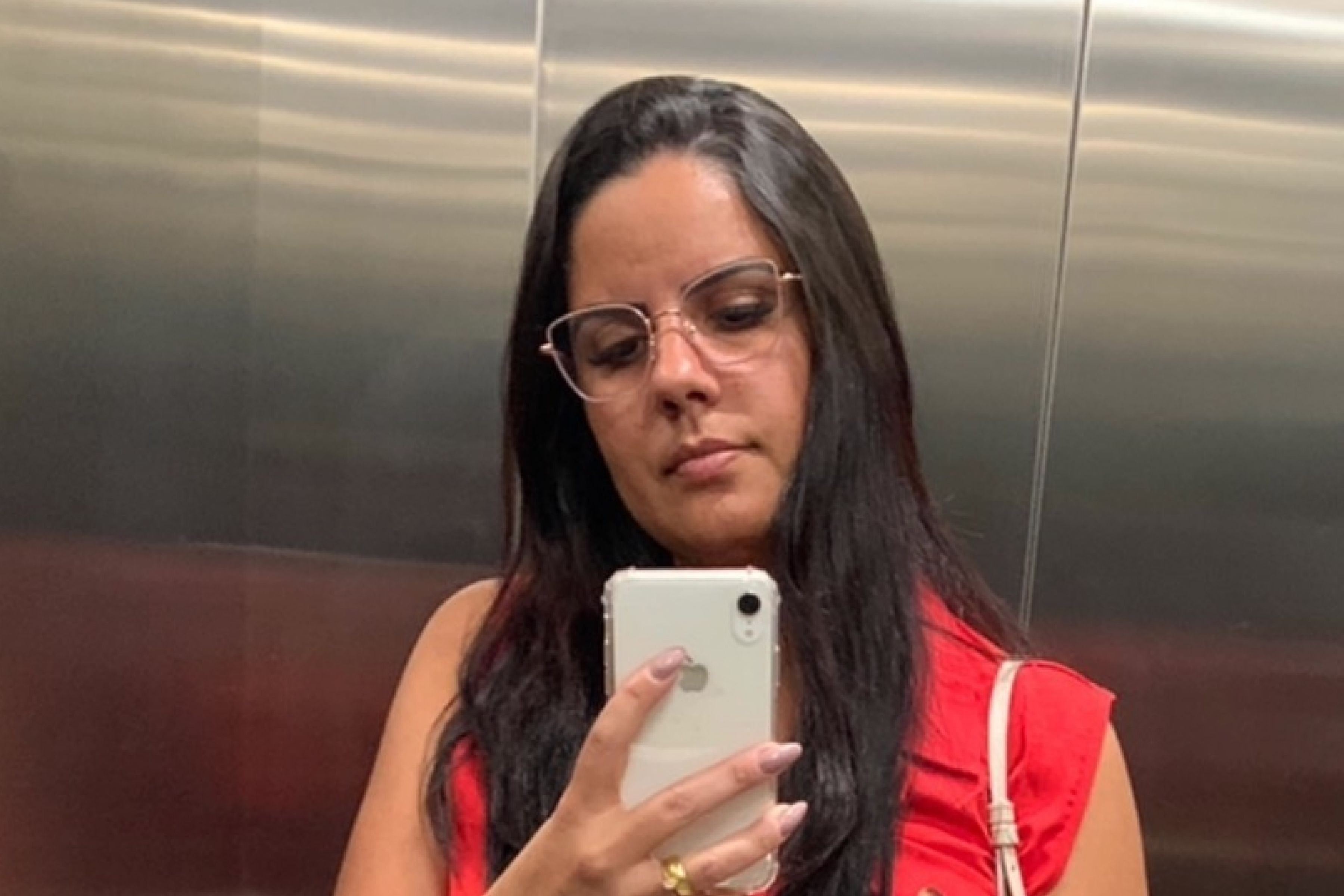 Manicure é morta a tiros dentro de salão no bairro Funcionários, em Contagem