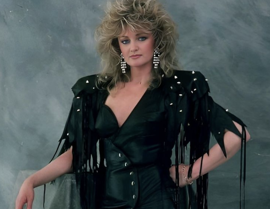 Bonnie Tyler ainda desafia o tempo depois do maior sucesso da carreira