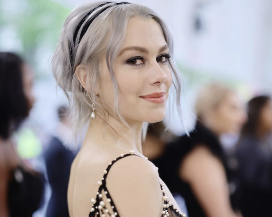 Phoebe Bridgers sumiu da internet para divulgar música nova