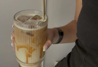 Café quente ou gelado: o que realmente muda na bebida?