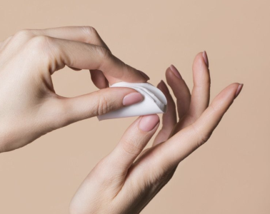 Esmalte em gel nas unhas