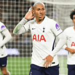 Futuro de Richarlison no Tottenham é incerto, revela treinador do clube