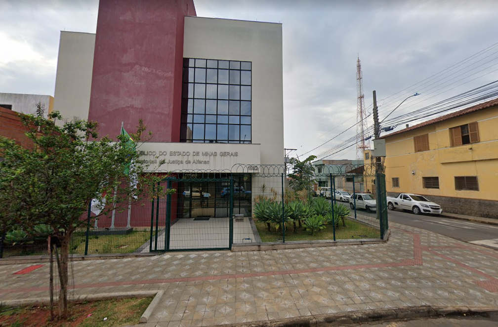 Operação prende quatro e cumpre mandados contra grupo em Alfenas
