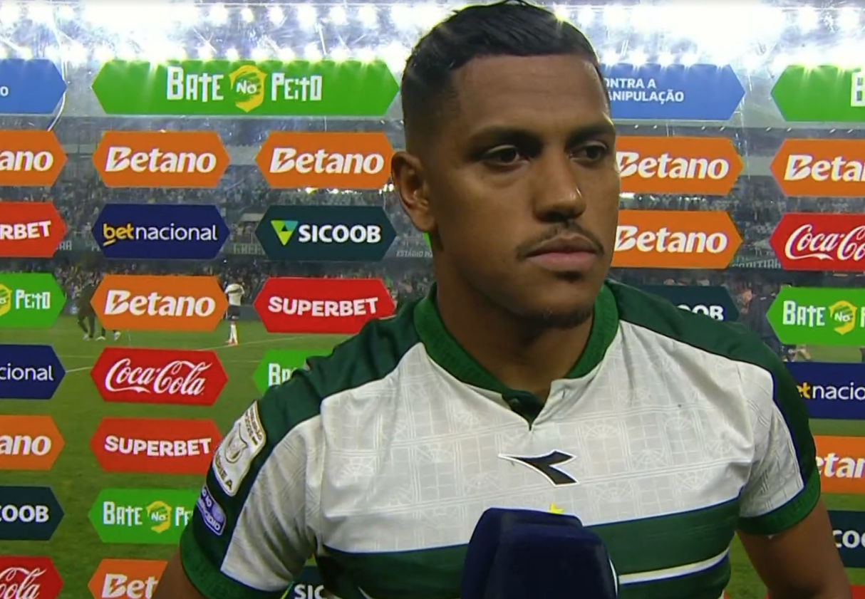 Pedro Rocha lamenta lesões e destaca entrega do Coritiba em vitória contra a Chapecoense
