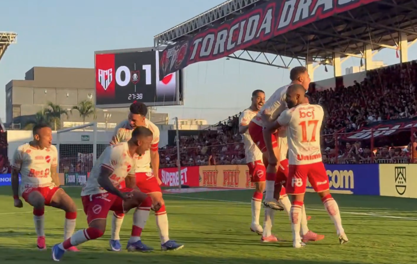 Vila Nova bate Atlético-GO fora de casa e vence clássico na Série B