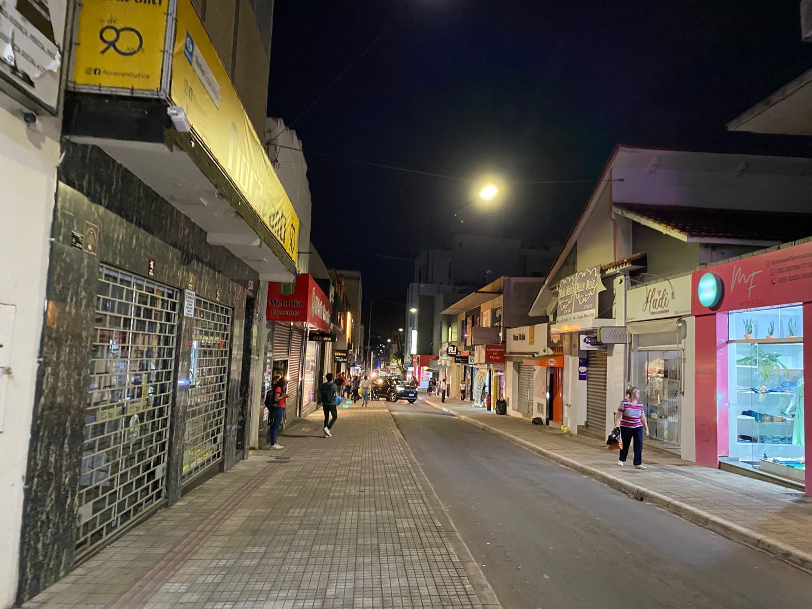 Comércio de Varginha funciona em horário estendido nesta sexta e sábado