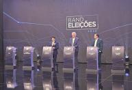 Ataques aos ausentes Lula e Flávio Bolsonaro marcam 1º debate dos presidenciáveis