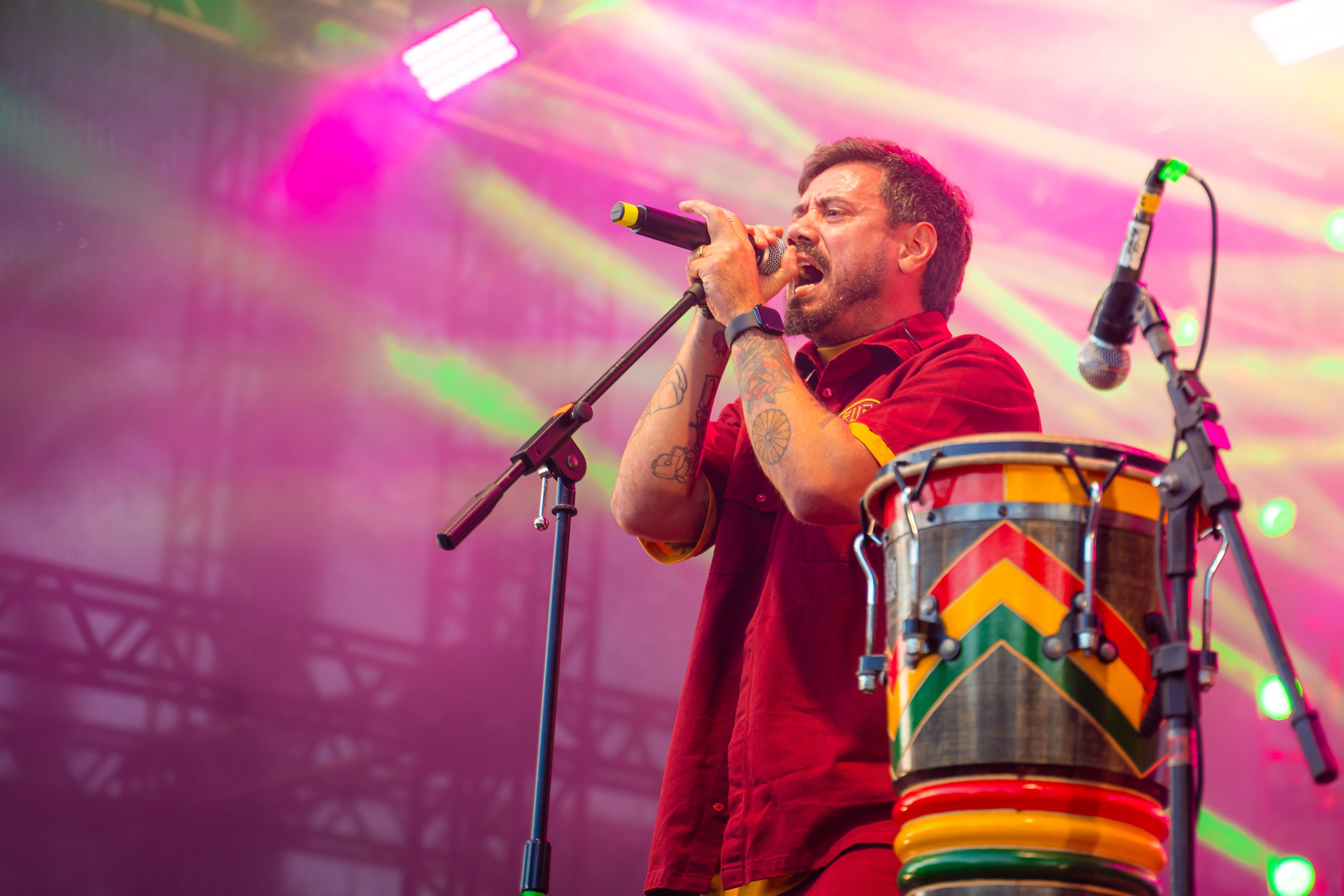 Planta e Raiz traz turnê 'Flor de Fogo' a Belo Horizonte nesta sexta-feira (28)