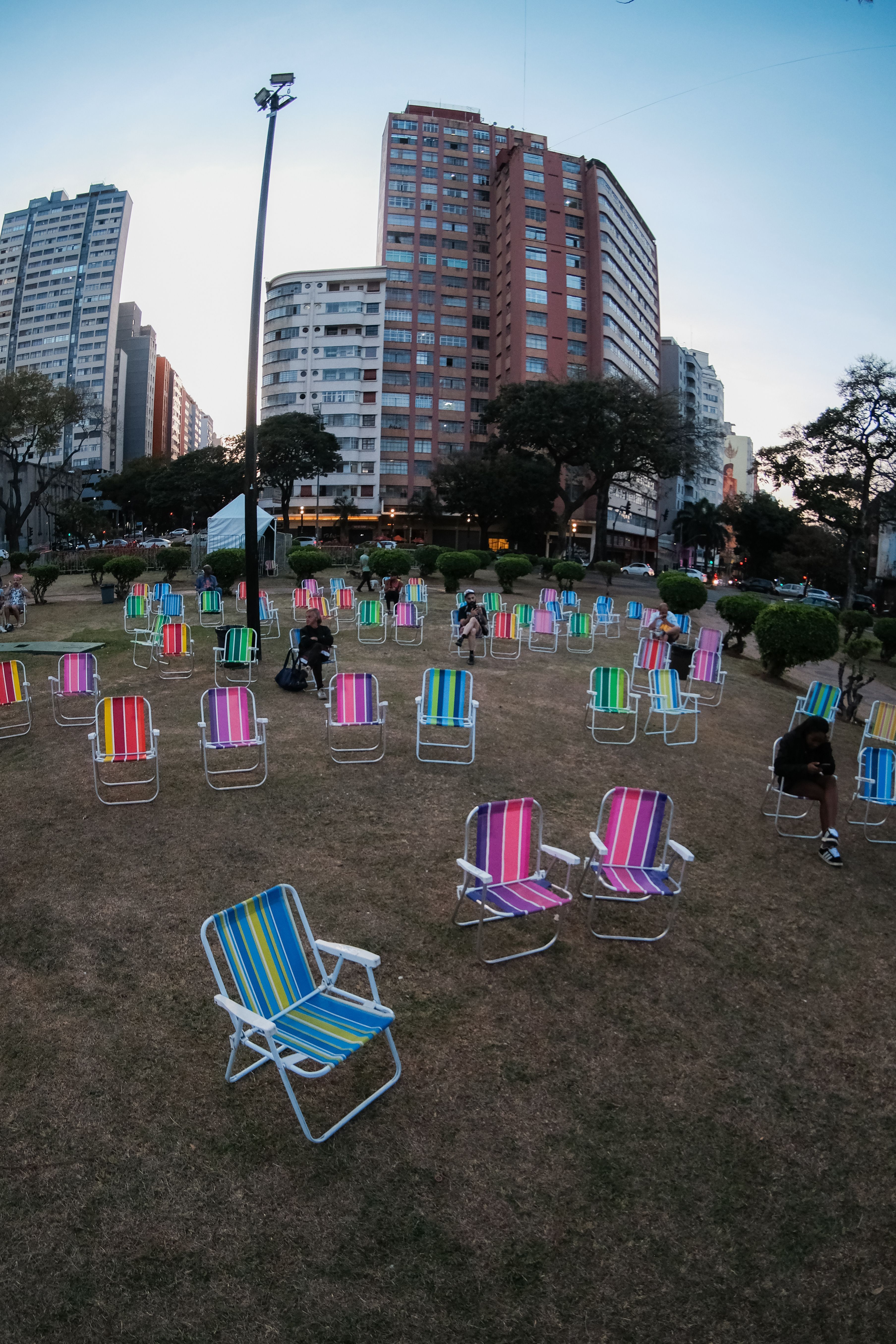 CURA encerra ciclo na Praça Raul Soares com highline, DJs e pintura ao vivo em BH