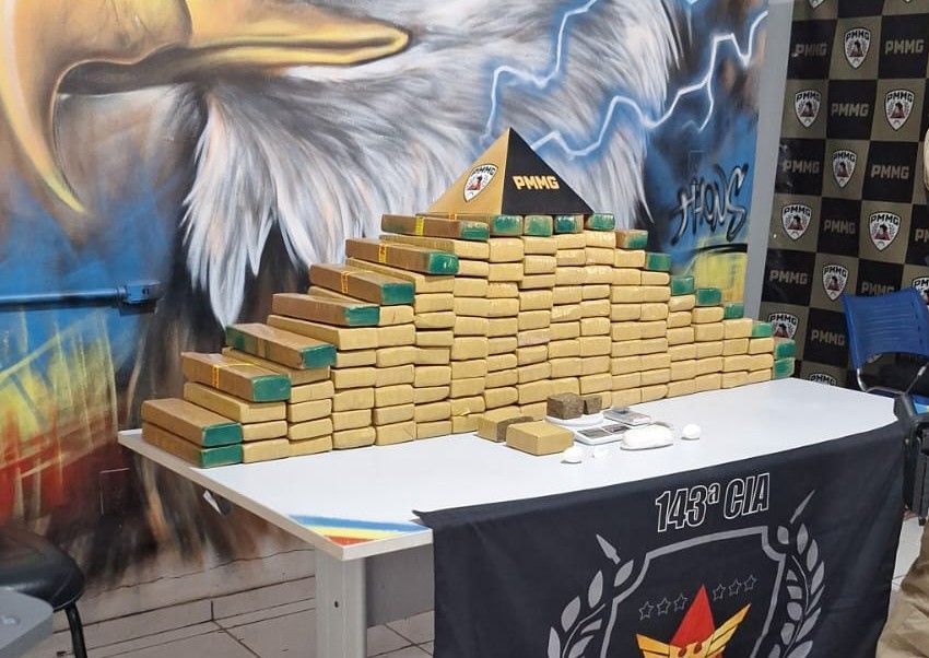 Denúncia leva PM a ponto de distribuição com quase 200 kg de maconha, em Santana do Paraíso