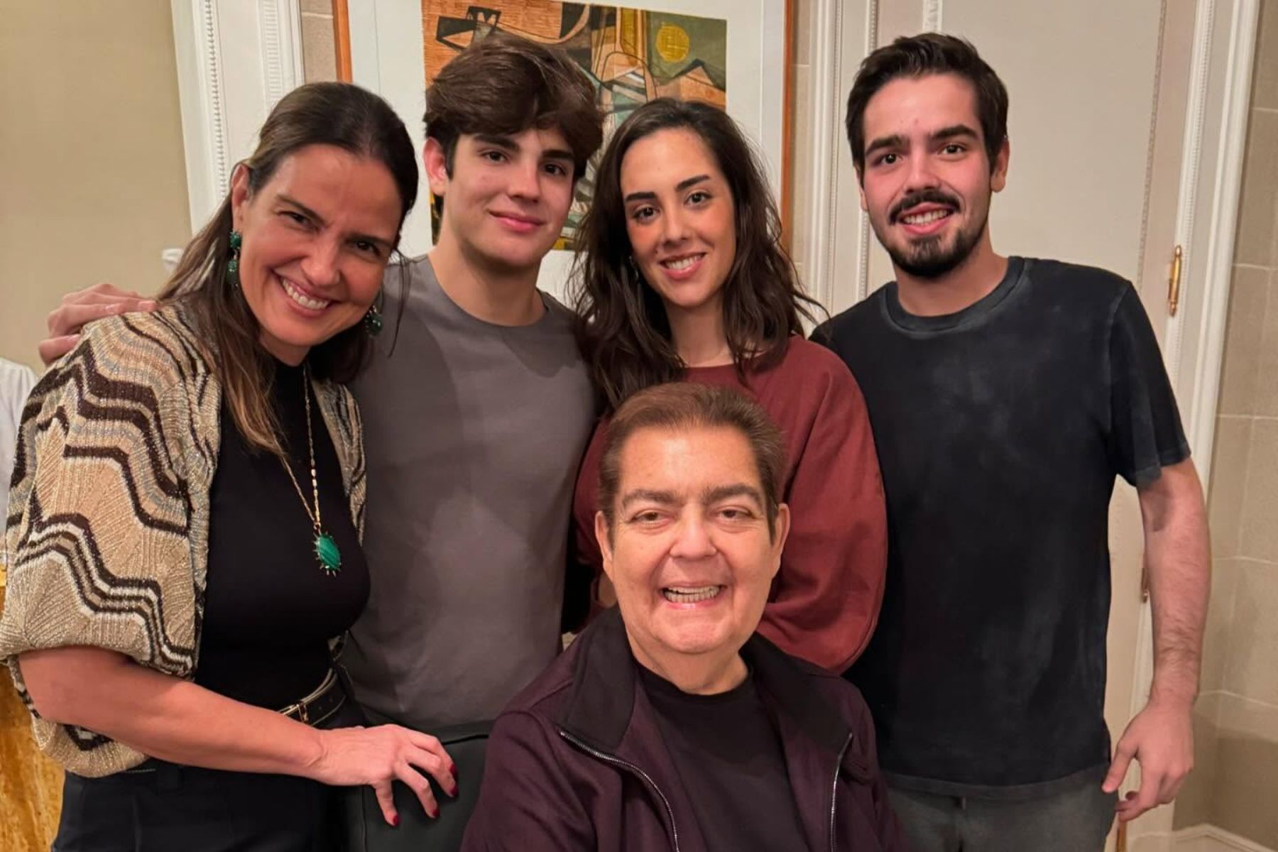 Esposa de Faustão dá detalhes sobre estado de saúde do apresentador após transplantes
