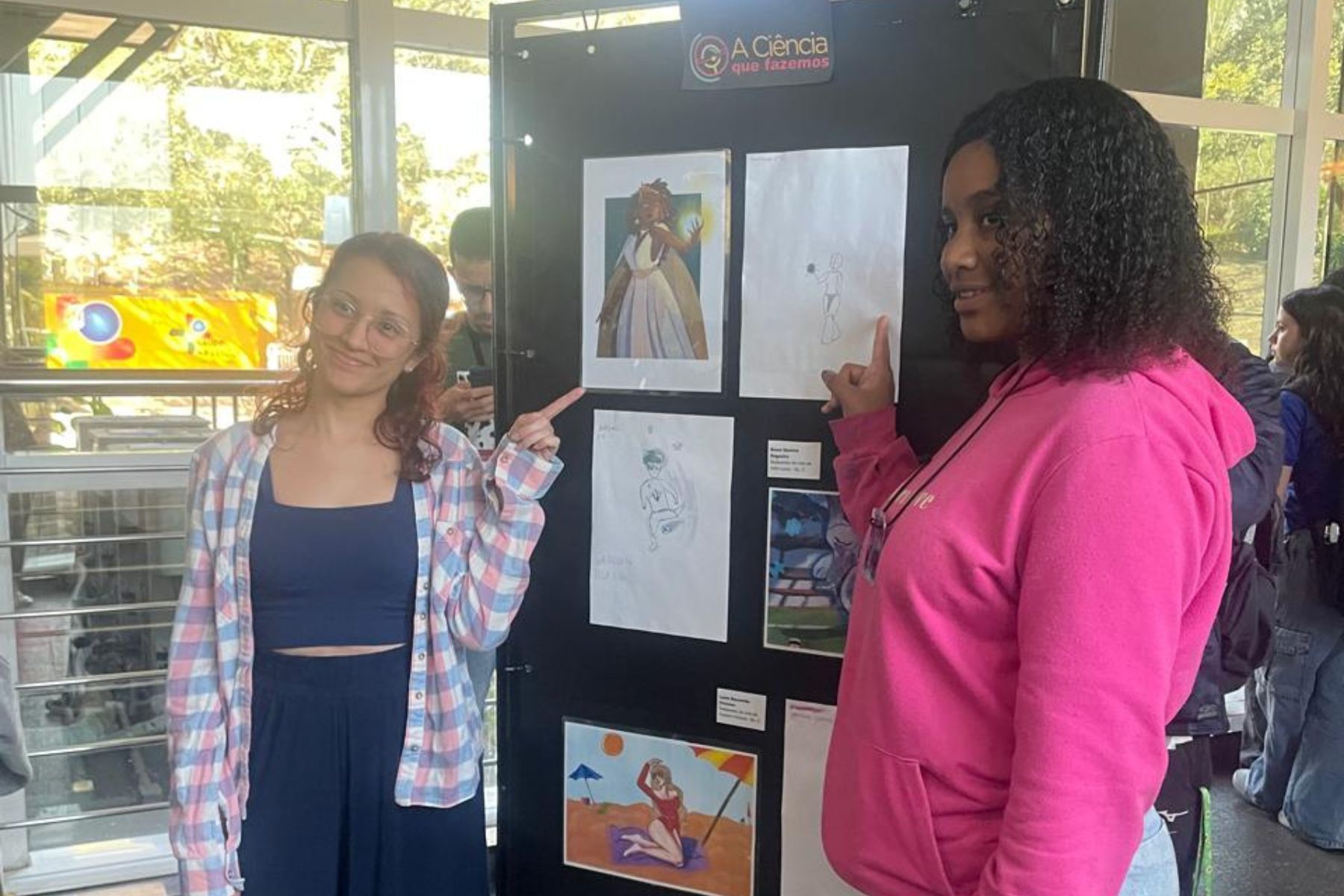 Parceria entre estudantes é tema de mostra de personagens gamers em Juiz de Fora