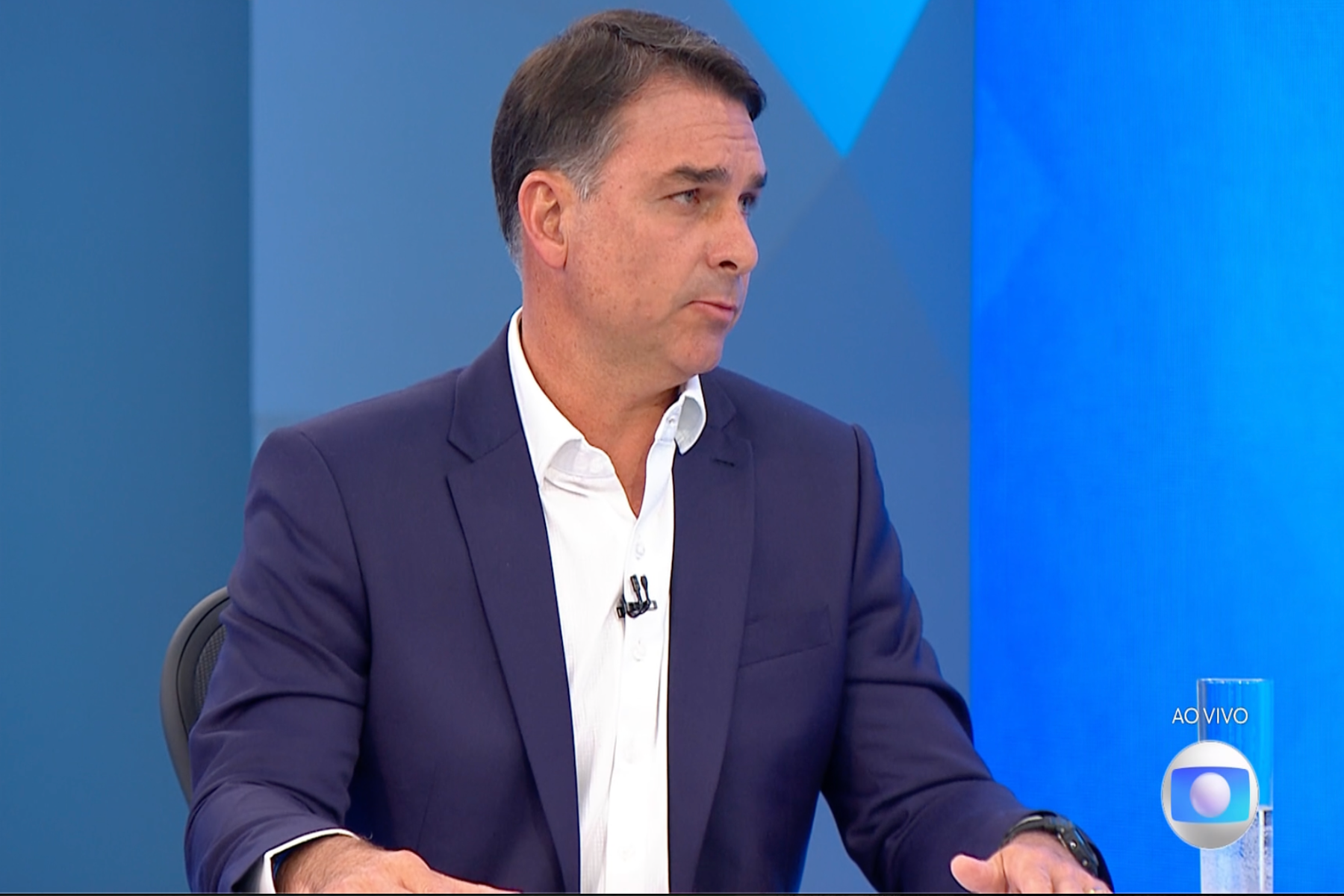 'É um livro fechado', diz Flávio Bolsonaro sobre relação com Vorcaro