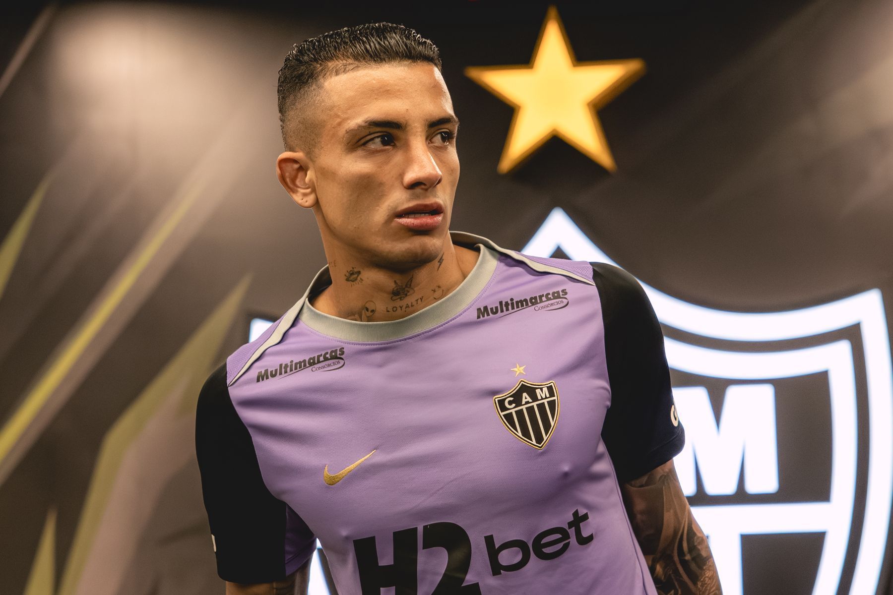 Kevin Castaño faz promessa em primeiro discurso como jogador do Atlético