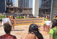 Indígenas protestam na sede da Vale por realocação e direitos; mineradora se pronuncia