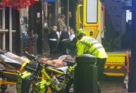 Quatro homens são esfaqueados em bairro famoso de Londres, e suspeita é presa
