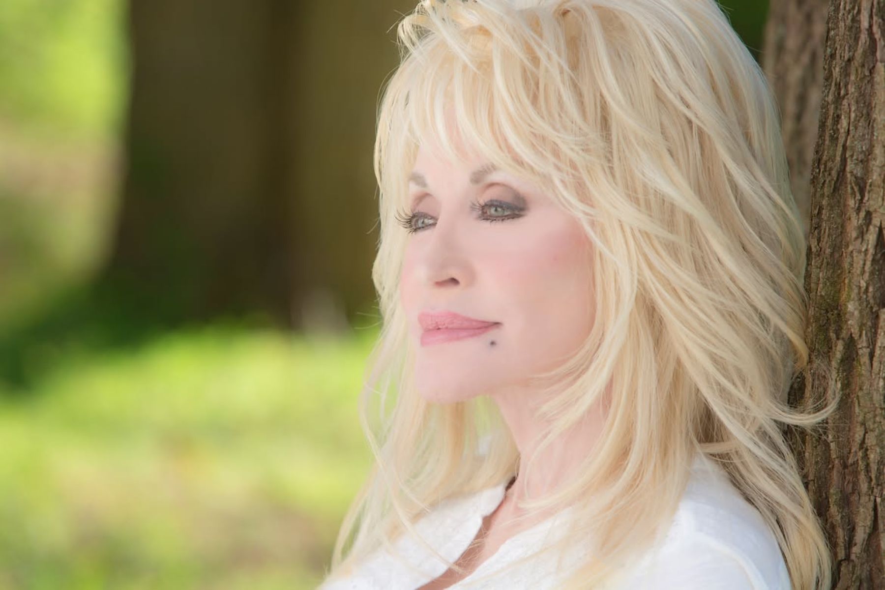 Adeus à Dolly Parton: fãs fazem fila em frente à casa da cantora para homenagens
