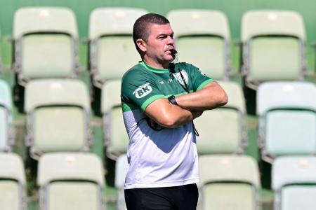 Umberto Louzer, treinador do América