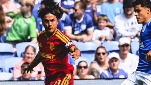 Com Wesley, Roma é goleada por clube da segunda divisão da Inglaterra em amistoso