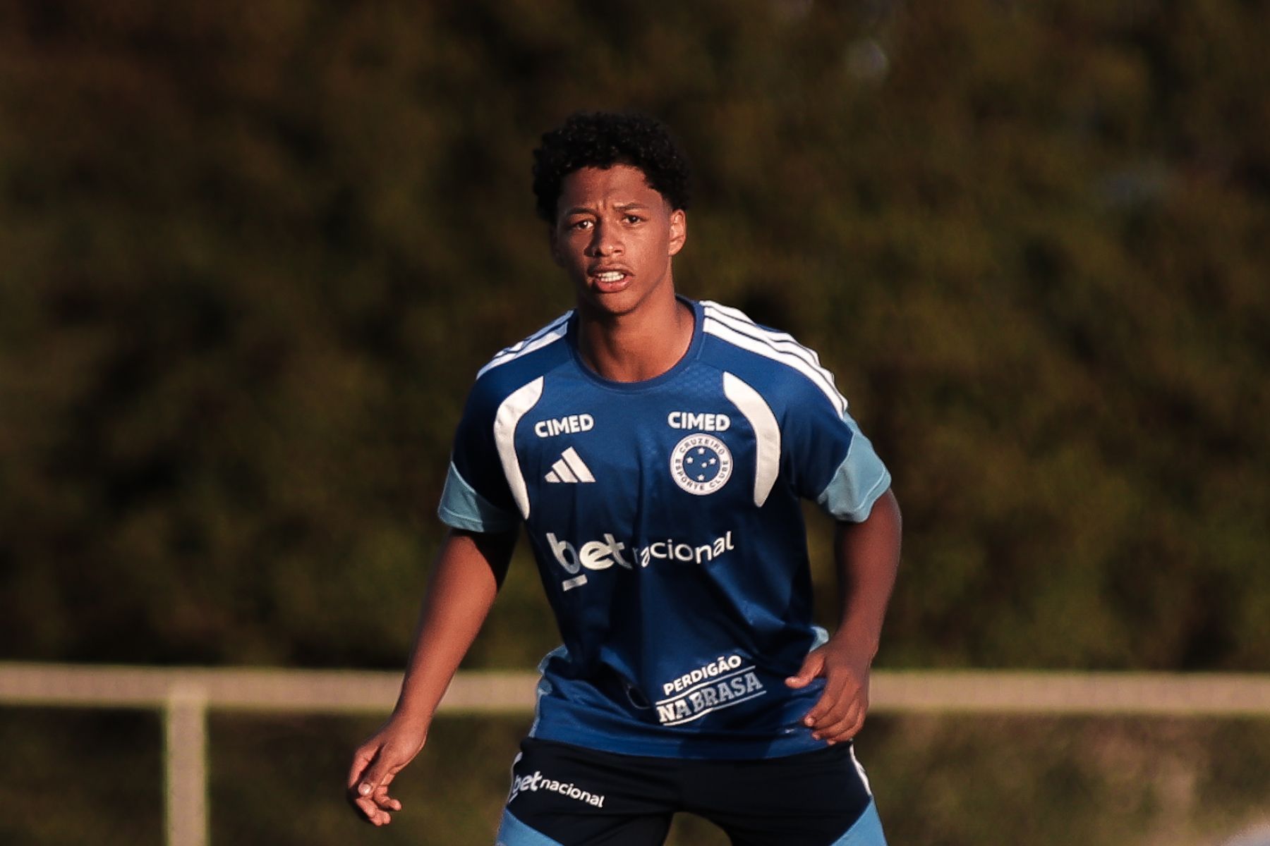 As opções de Artur Jorge para escalar o Cruzeiro contra Chape pela Copa do Brasil