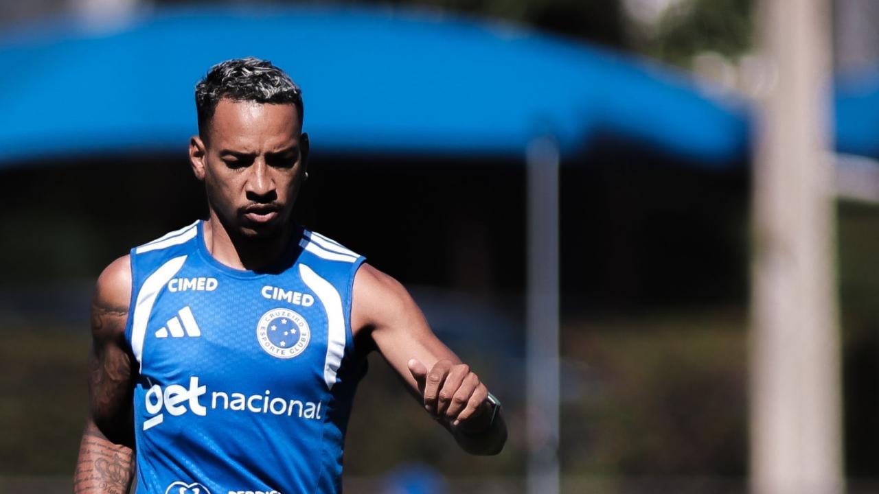 Cruzeiro deve ter Gabriel Rojas de volta contra a Chapecoense