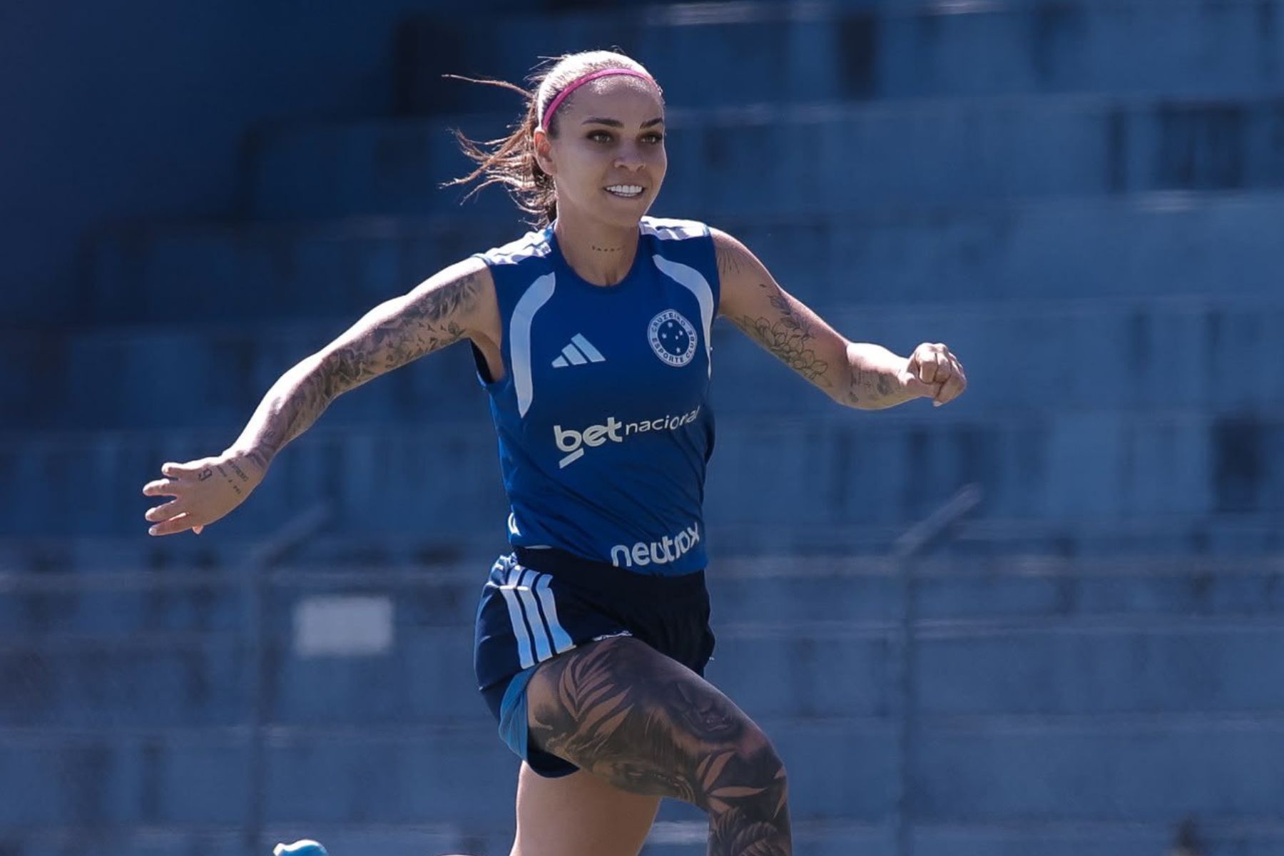 Atacante do Cruzeiro Feminino sofre grave lesão e aumenta número de atletas no DM