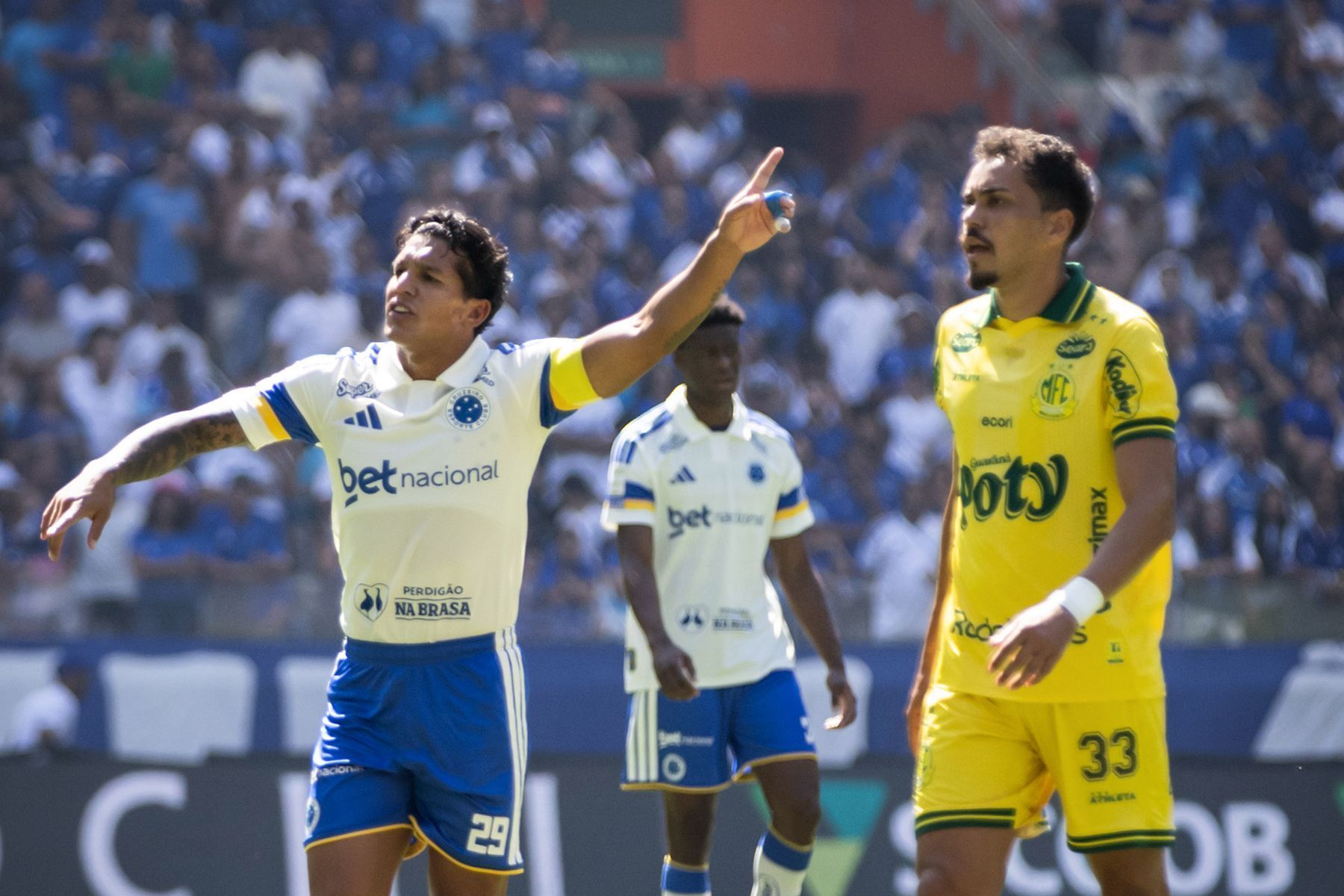 Romero rasga elogios a Zé Lucas e revela 'conselhos' antes de estreia pelo Cruzeiro