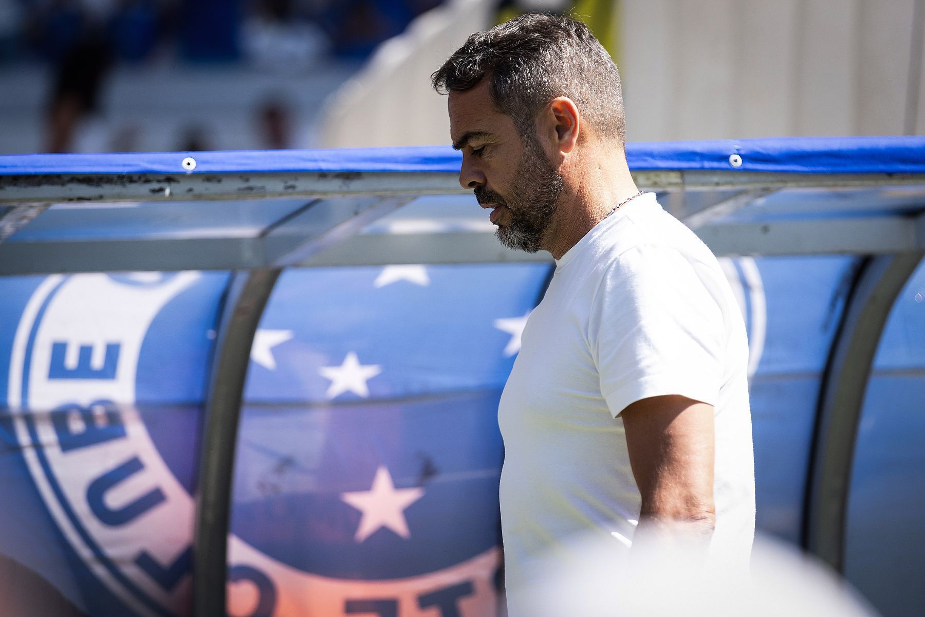 Sem dupla titular, Cruzeiro conta com retorno contra Flamengo; veja opções de Artur