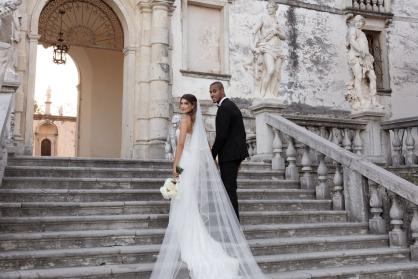 Ricardo Lucarelli e Sofia Tumminia se casam em castelo na Itália