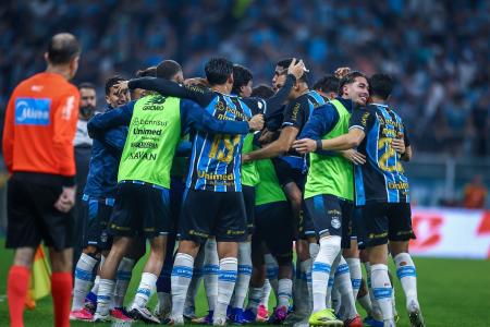 Elenco do Grêmio reunido