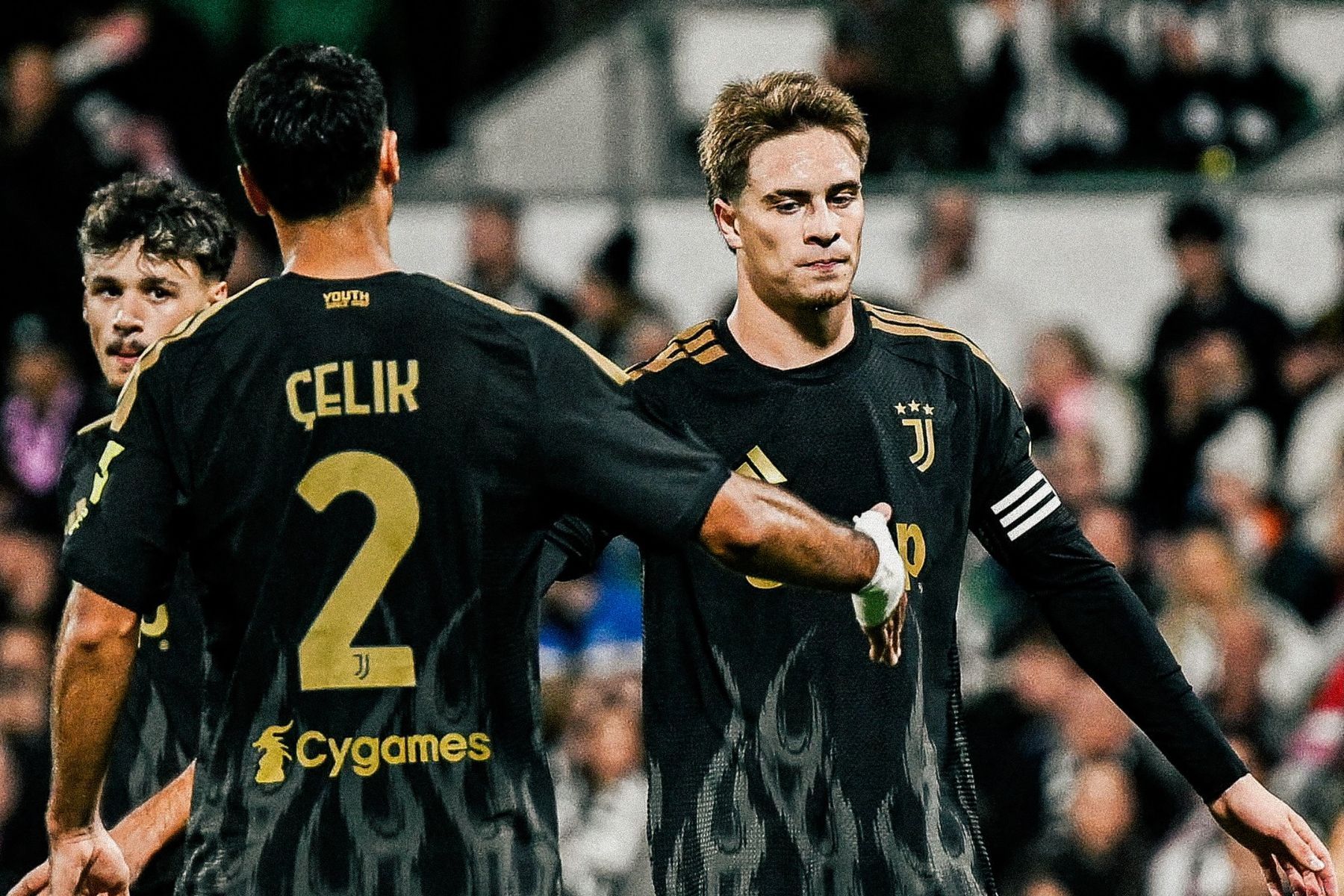 Polonês faz golaço, e Juventus bate Palermo em amistoso de pré-temporada