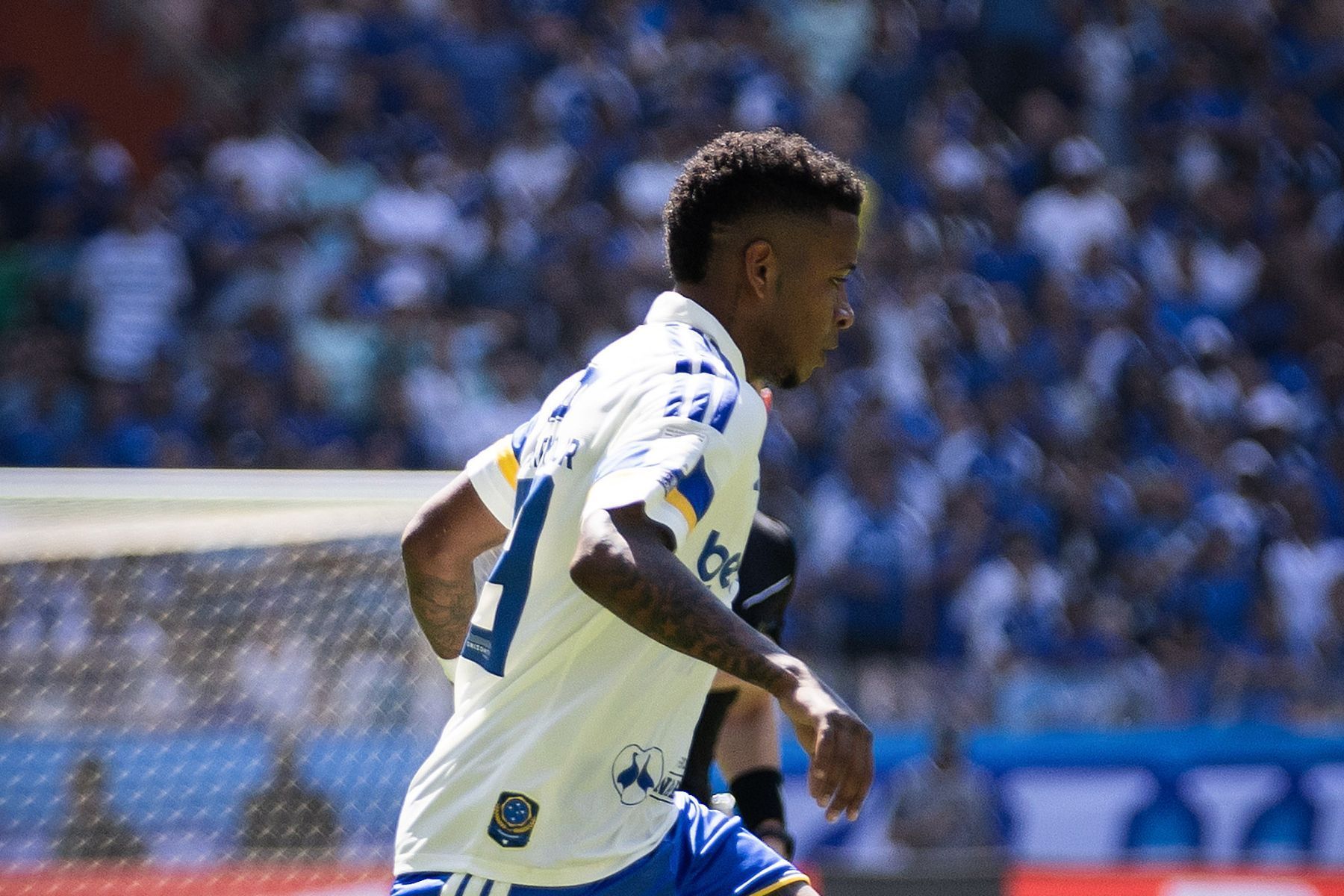 Arroyo atinge marca expressiva pelo Cruzeiro e se prepara para duelo com Flamengo