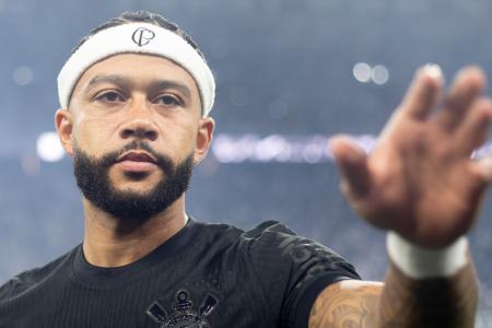 Memphis Depay em jogo do Corinthians • Rodrigo Coca/Corinthians