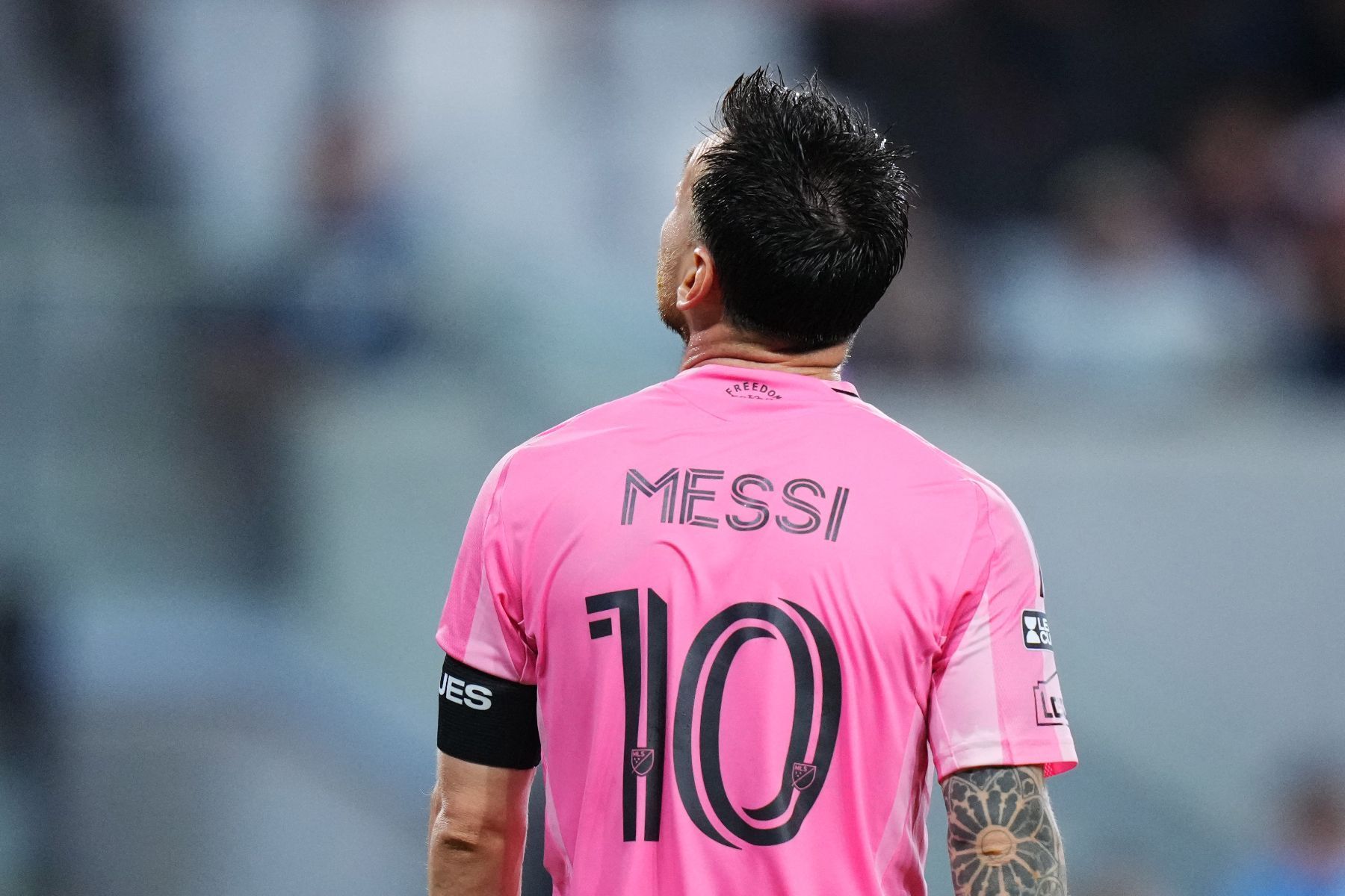 Messi volta a campo após morte do pai, mas Inter Miami perde para o León