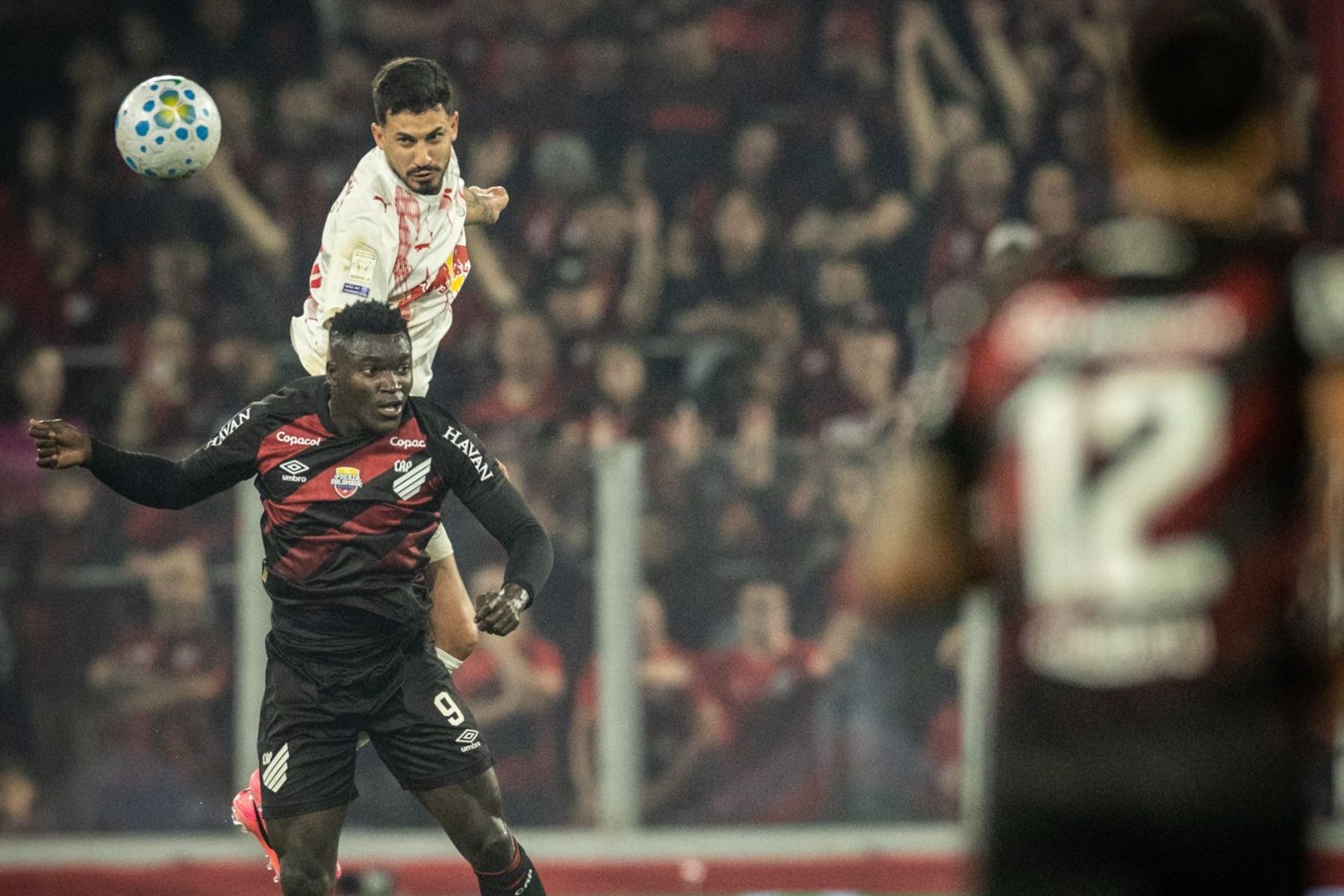 Athletico-PR busca empate com RB Bragantino e deixa passar vice-liderança do Brasileiro