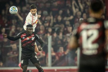 Jogo entre Athletico-PR e Bragantino