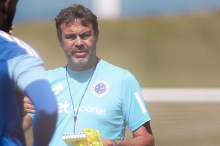 Artur Jorge em treino do Cruzeiro