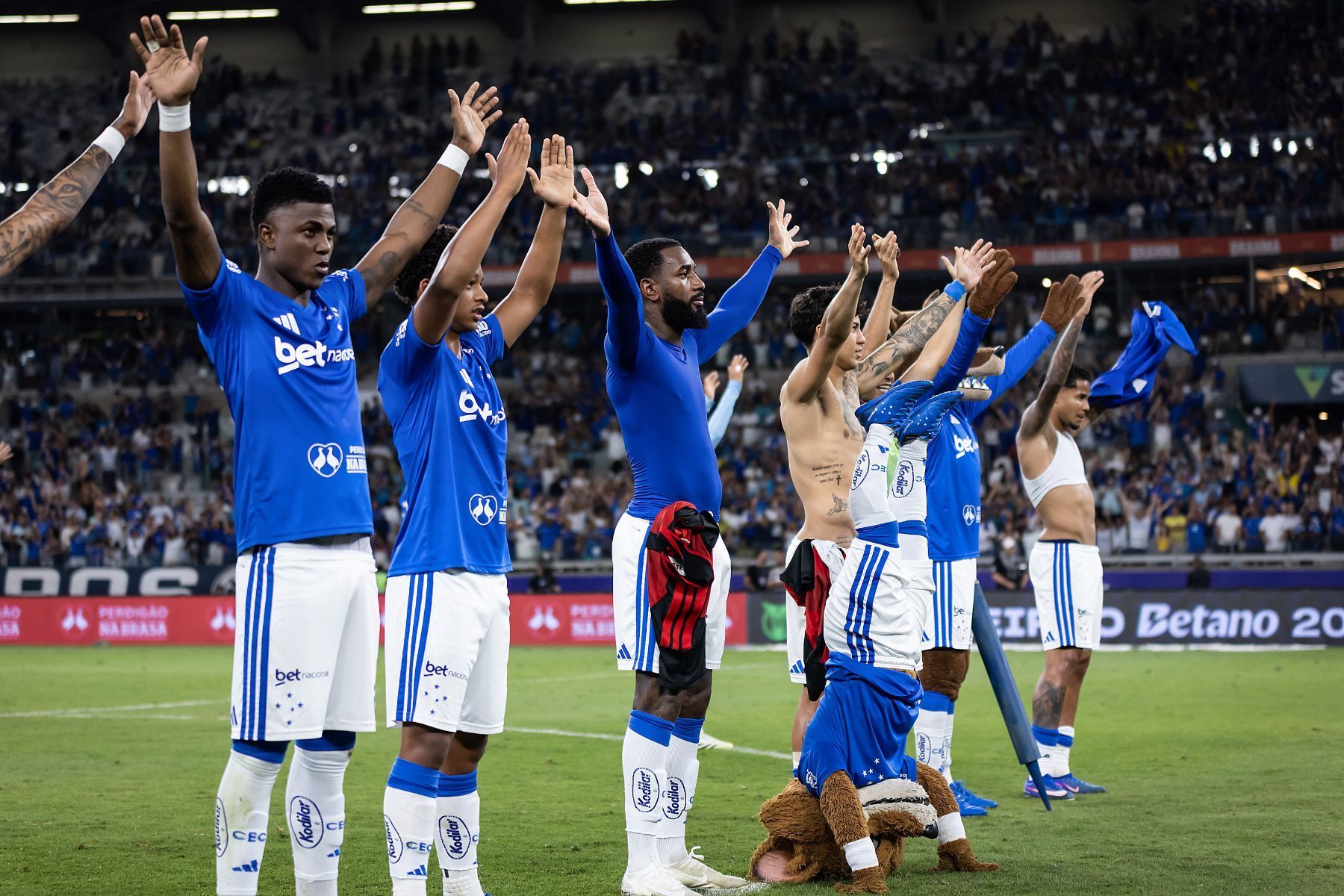 Cruzeiro espanta desconfiança e ganha força para clássico contra o Atlético