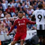 Liverpool marca no último lance e estreia com empate com o Newcastle