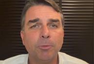 Flávio Bolsonaro explica nas redes motivo de ausência no 1º debate