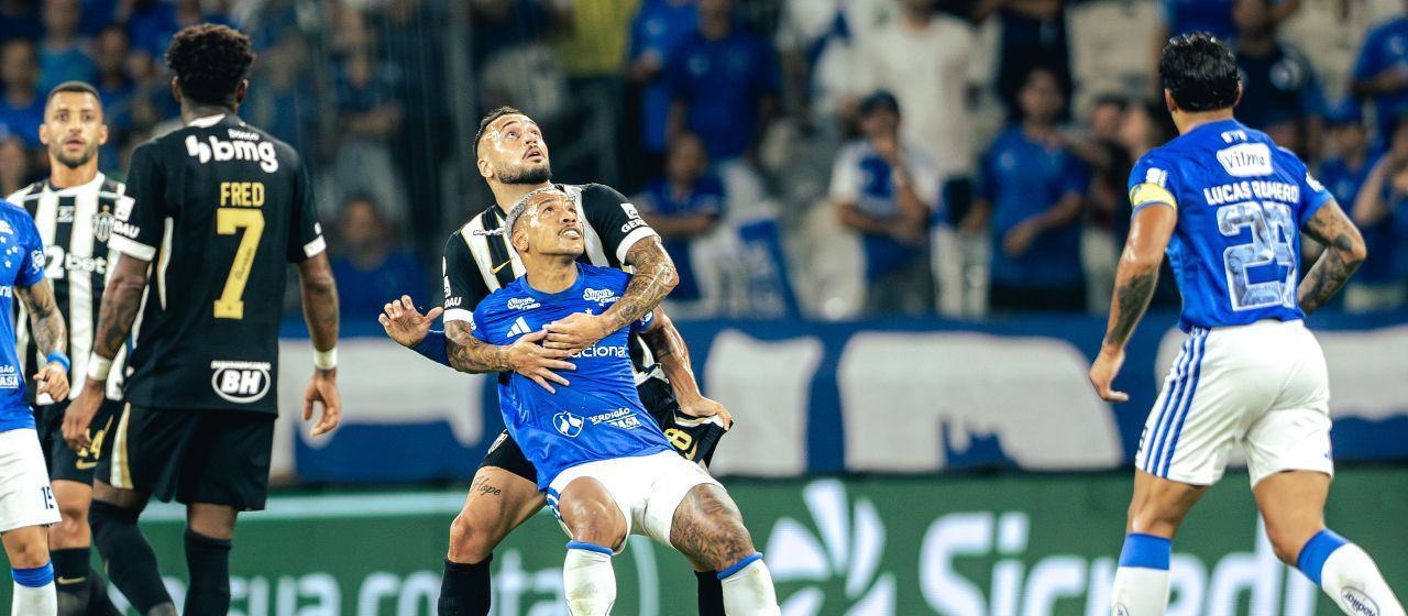 Em jogo eletrizante, Cruzeiro e Atlético empatam na ida das quartas da Copa do Brasil