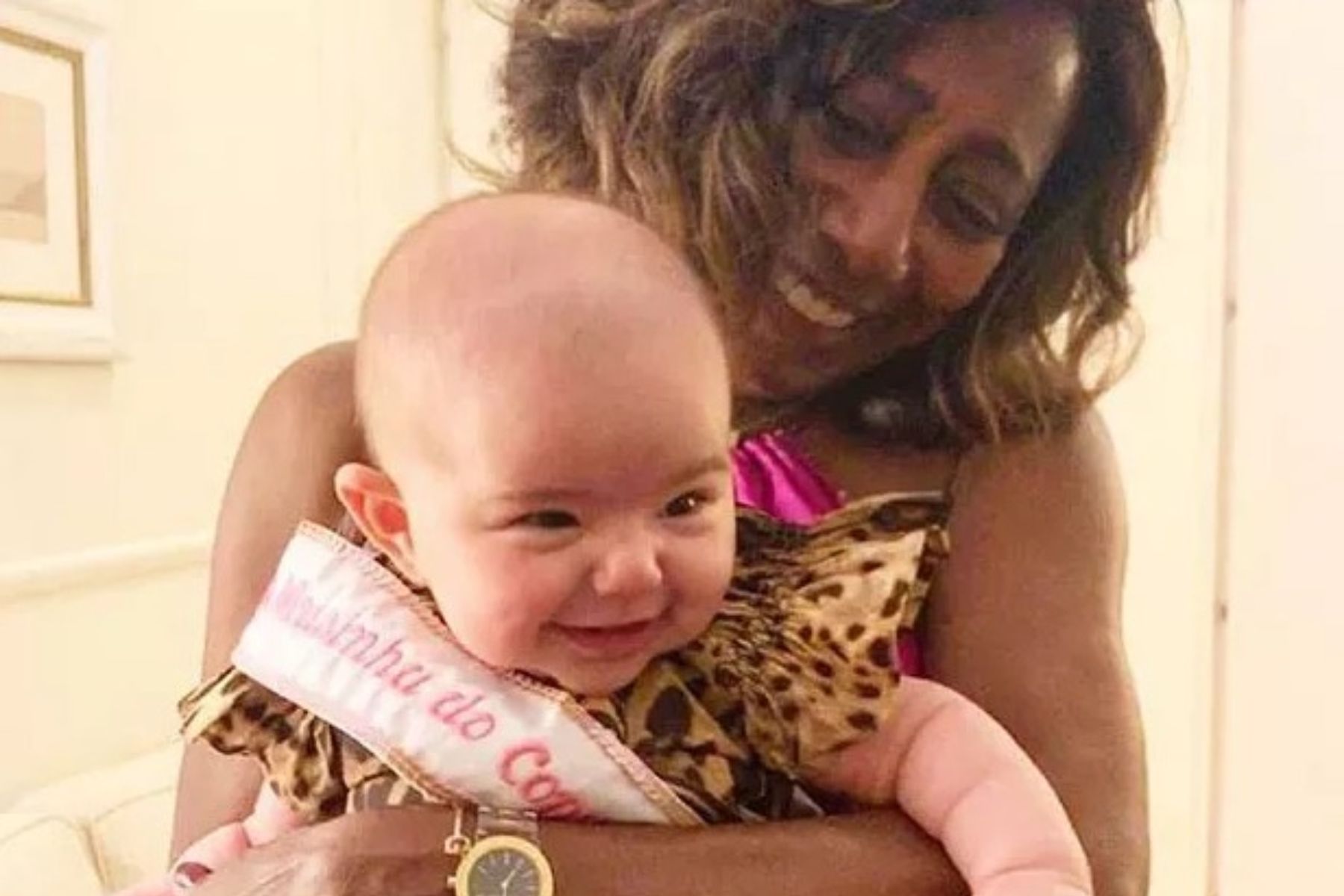 Sabrina Sato relembra carinho de Glória Maria com a filha Zoe: 'Nosso amor'